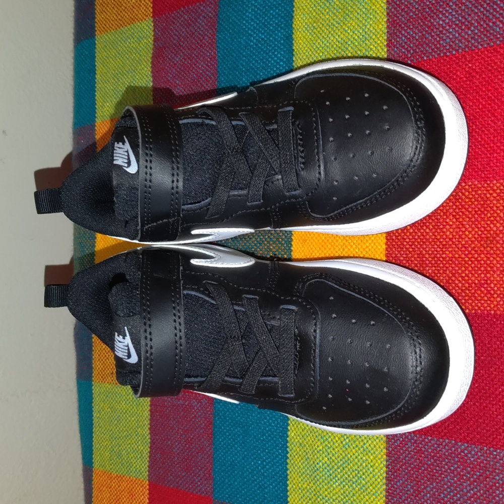 Nike Court Borough Low Top Sneaker US 10C